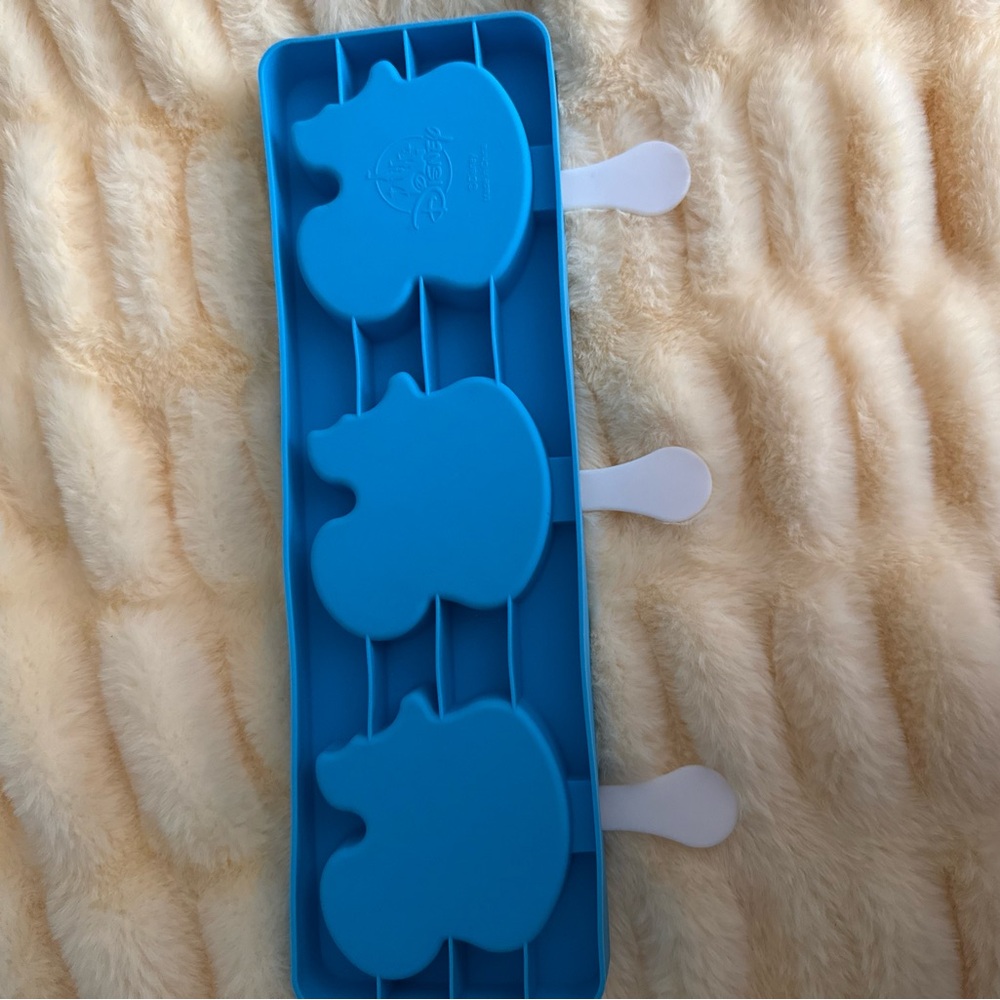 Disney Mickey Kitchen Bundle Apron Utensils 4 Bowl Set Chip Clips Popsicle Mold - Picture 12 of 15